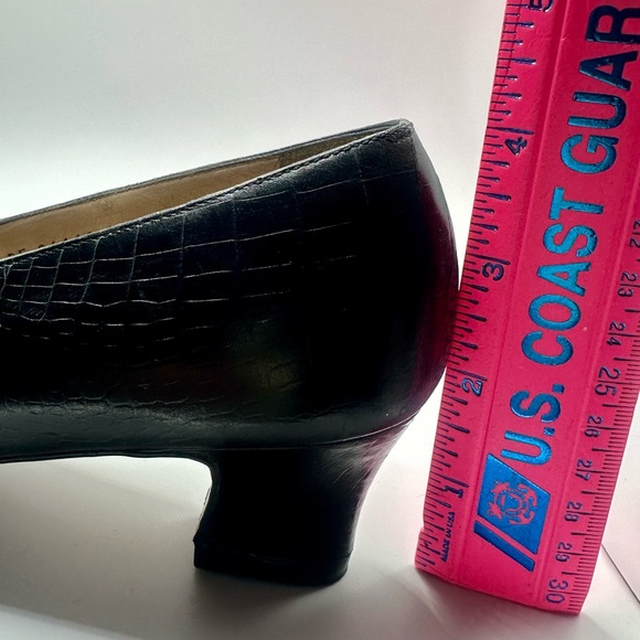 Salvatore Ferragamo heels - Picture 7 of 8